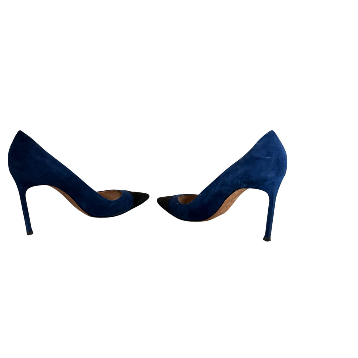 Manolo Blahnik Blue Suede Cap-Toe Pumps 41